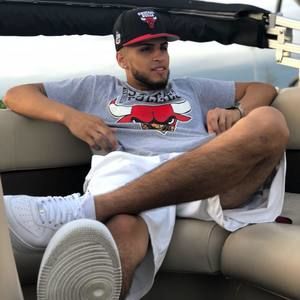 Meet your Posher, Jonathan